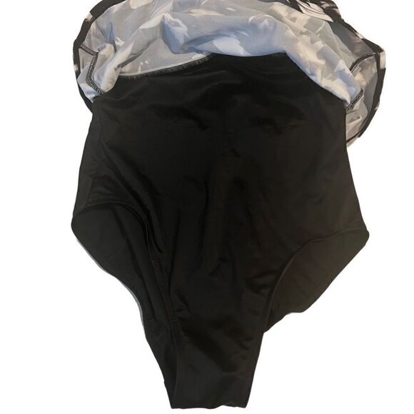 Trimshaper Black White Print Slimming Flowy One Piece Bathing Suit Size 10 - Picture 4 of 15